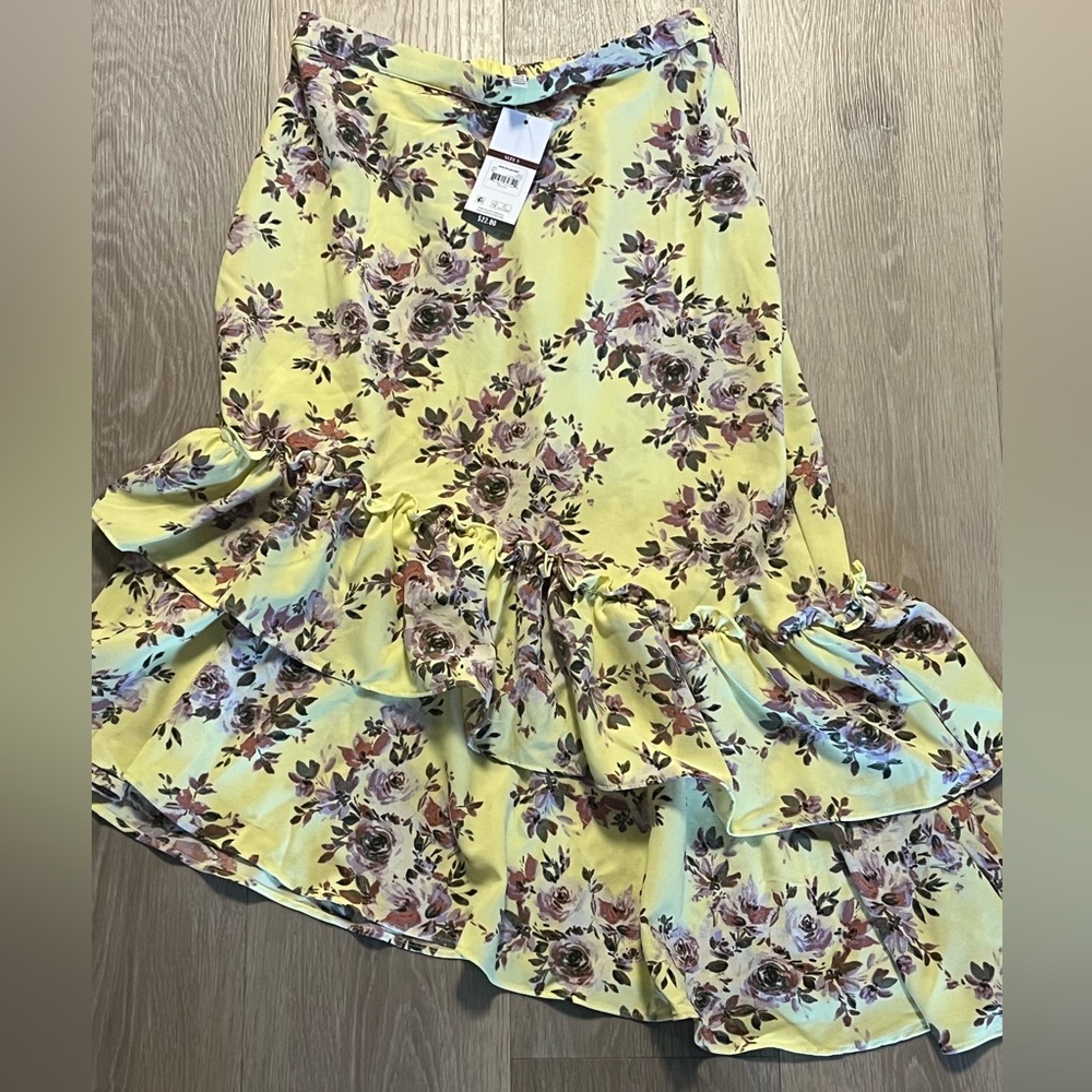 Floral ruffled skirt